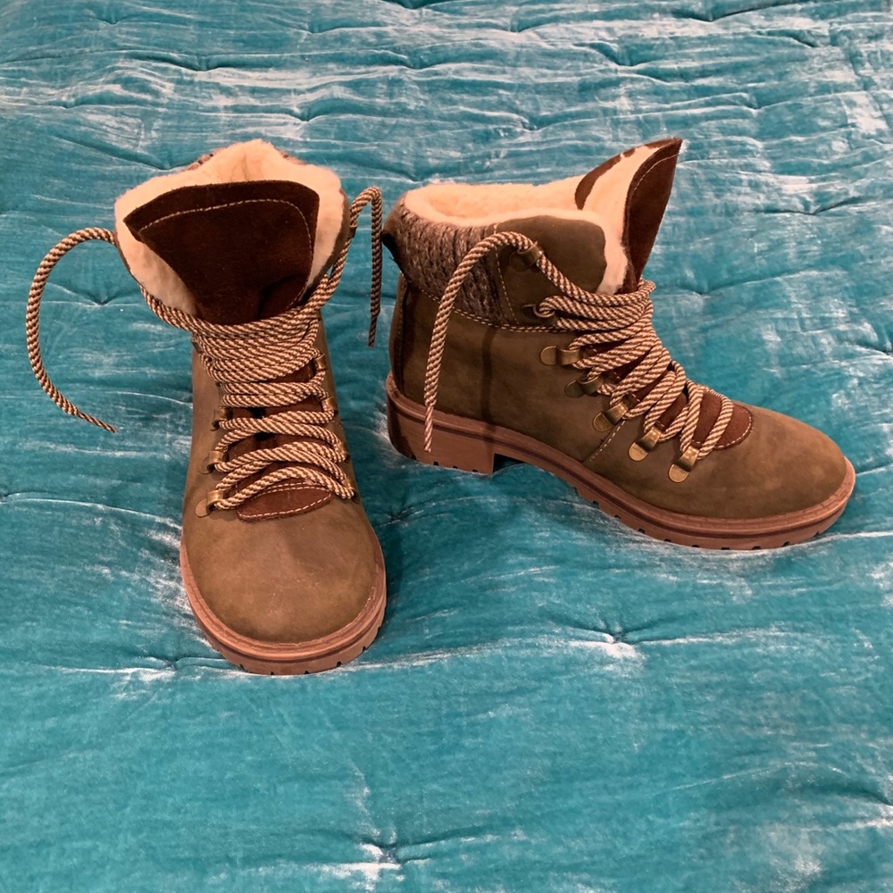 Hunter Green Boots